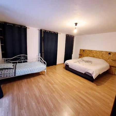 Charmante Maison A Haybes מראה חיצוני תמונה
